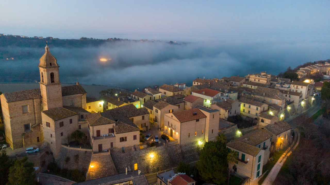 "Alta Domina" per MArCHESTORIE