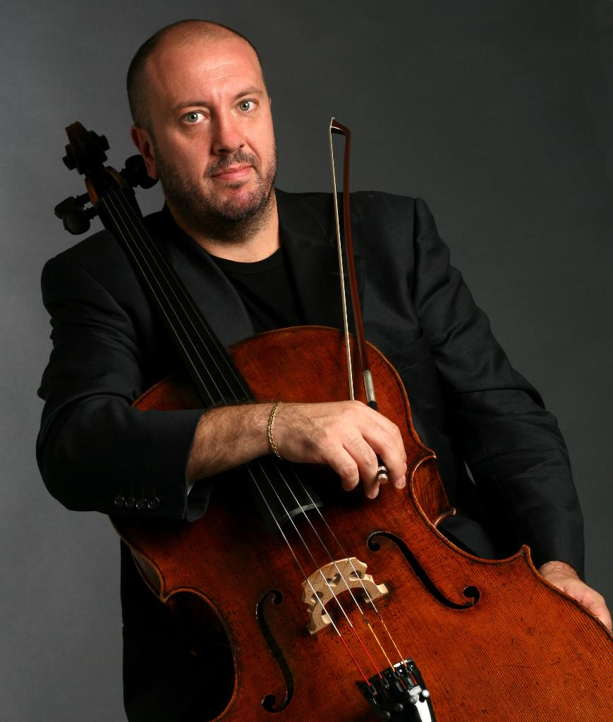 Enrico Dindo & Rossini Cellos Orchestra