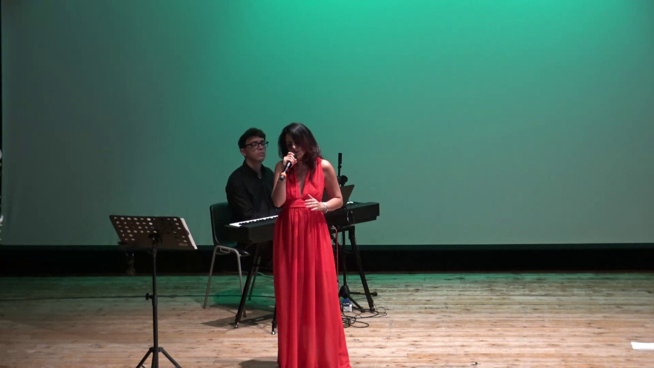 Non m'importa della luna, il pittore, la dea e un pianoforte