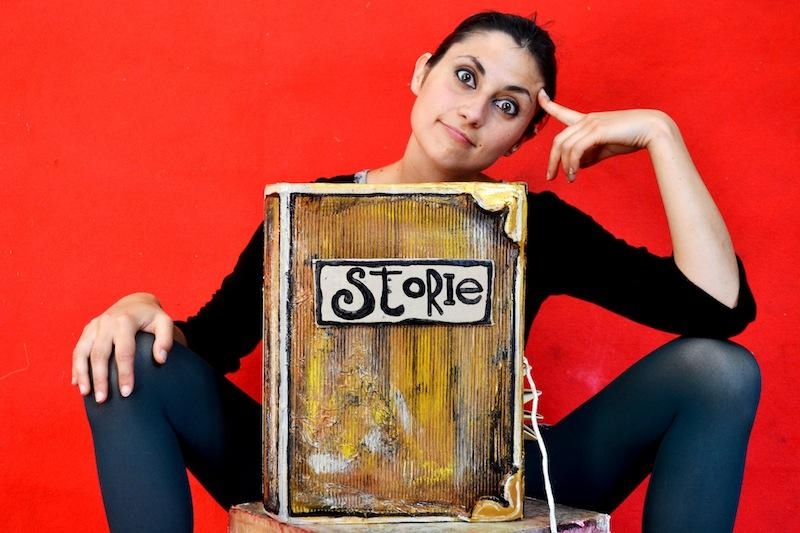 Storia con le gambe per orecchie in partenza