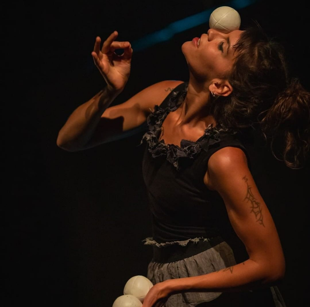 Tangle... in the womb of a juggler