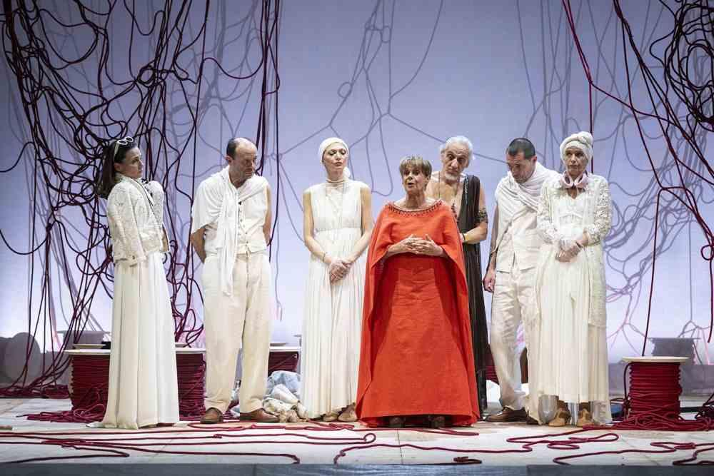 Tournée marchigiana per "Lisistrata" con Lella Costa